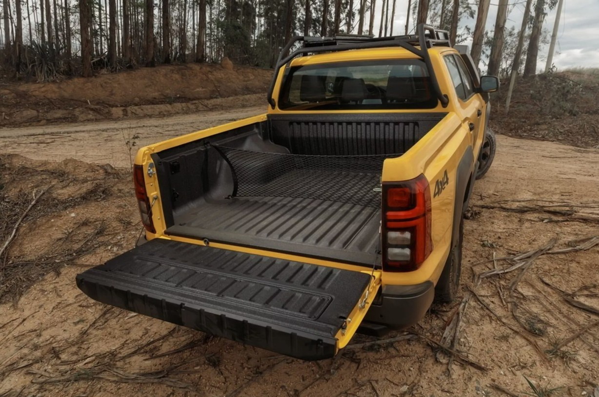 2025-Mitsubishi-Triton-Savana 4.jpg