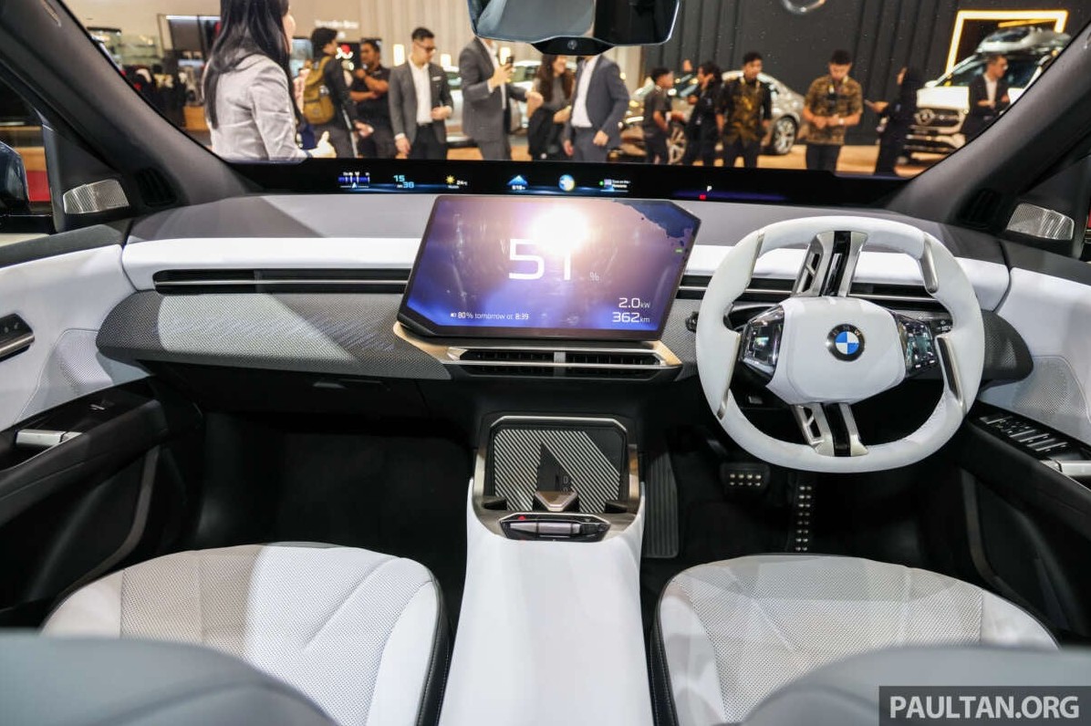 2026-GIIAS-BMW-iX3 3.jpg