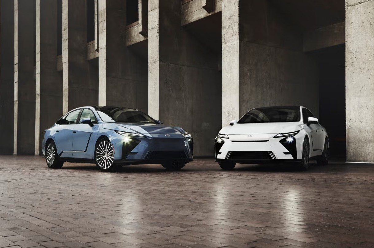 2026-lexus-es-hybrid-and-ev-blue-and-white-front-angled-view.jpg