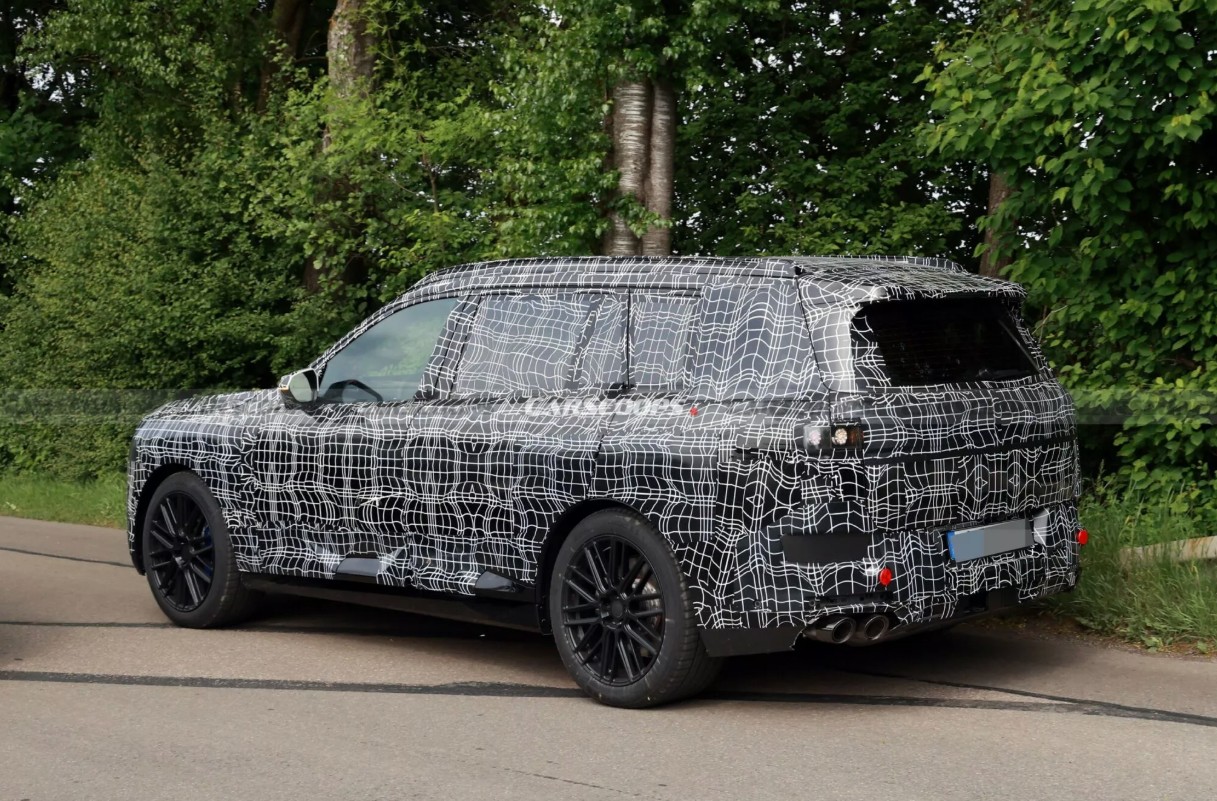 2027-BMW-X7-3.jpg