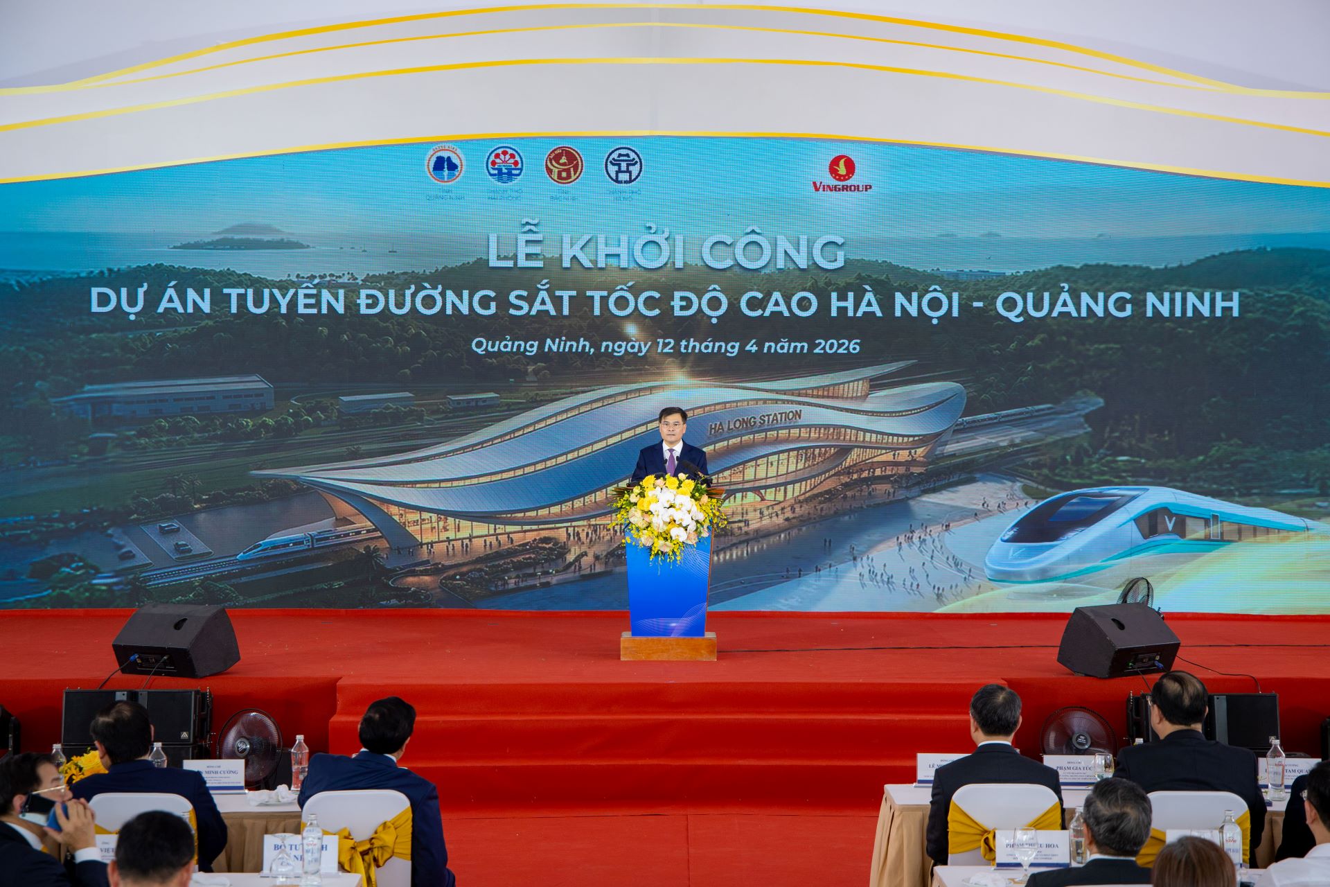 A1. Ông Bùi Văn Khắng, Phó Bí thư Tỉnh ủy, Chủ tịch Ủy ban nhân dân tỉnh Quản...jpg