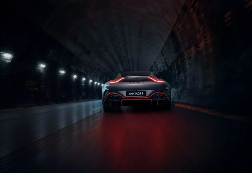 Aston-Martin-Vantage-S 3.JPG