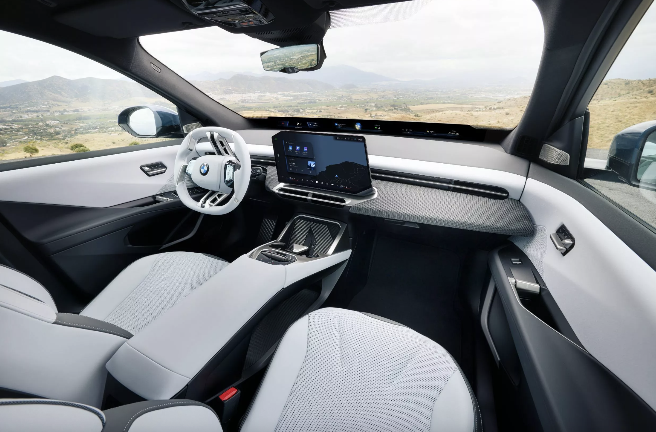 BMW-iX3 2025-09-06 lúc 08.54.03.png