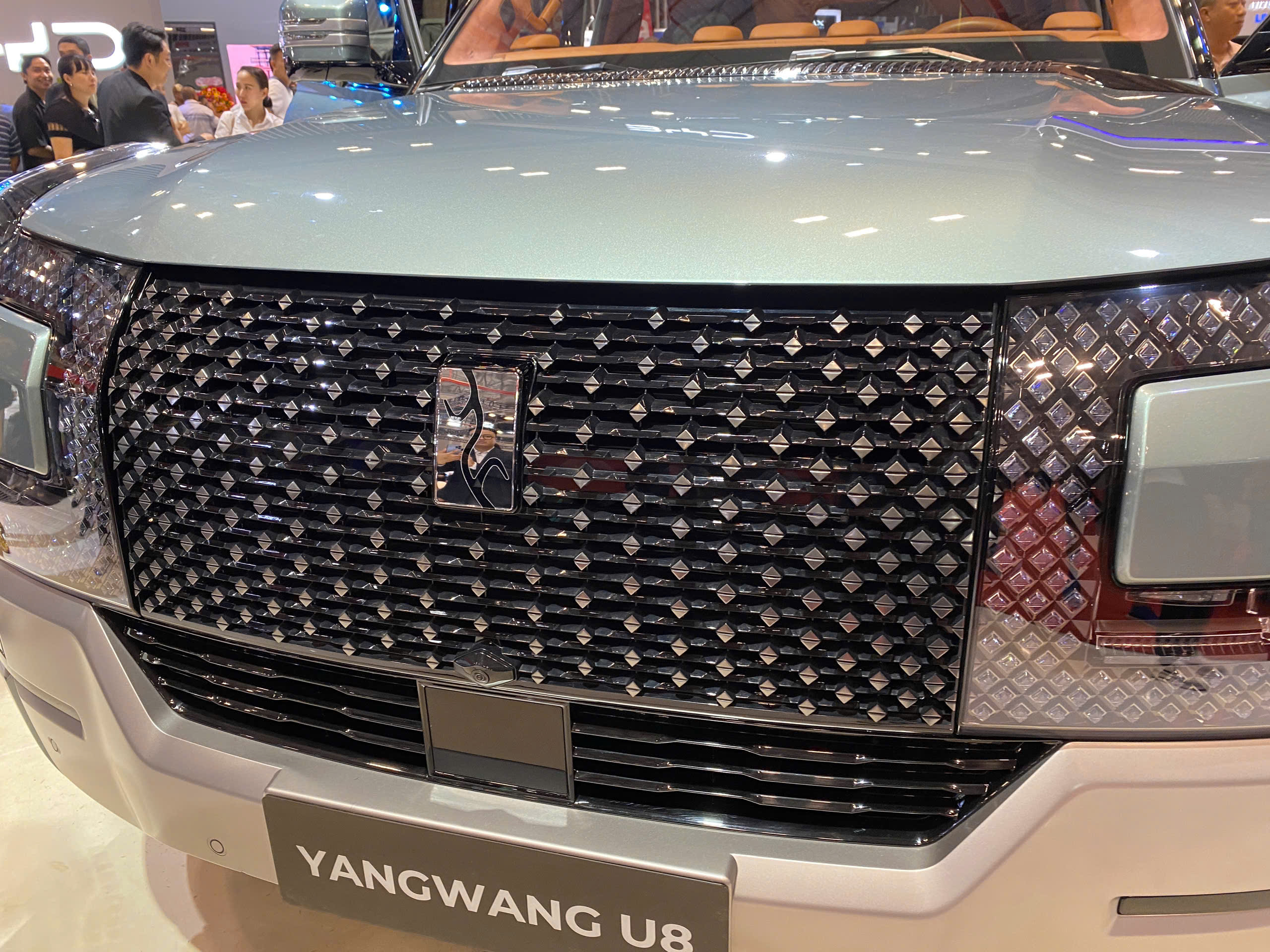 BYD Yangwang U8 (14).jpg