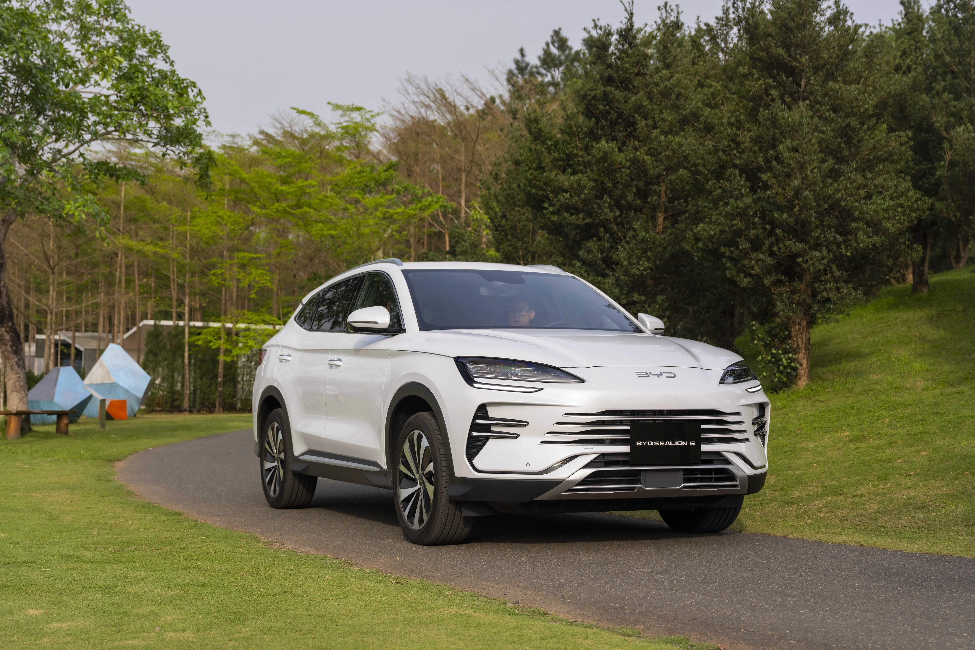 BYD_SEALION6_White_2 (1).JPG