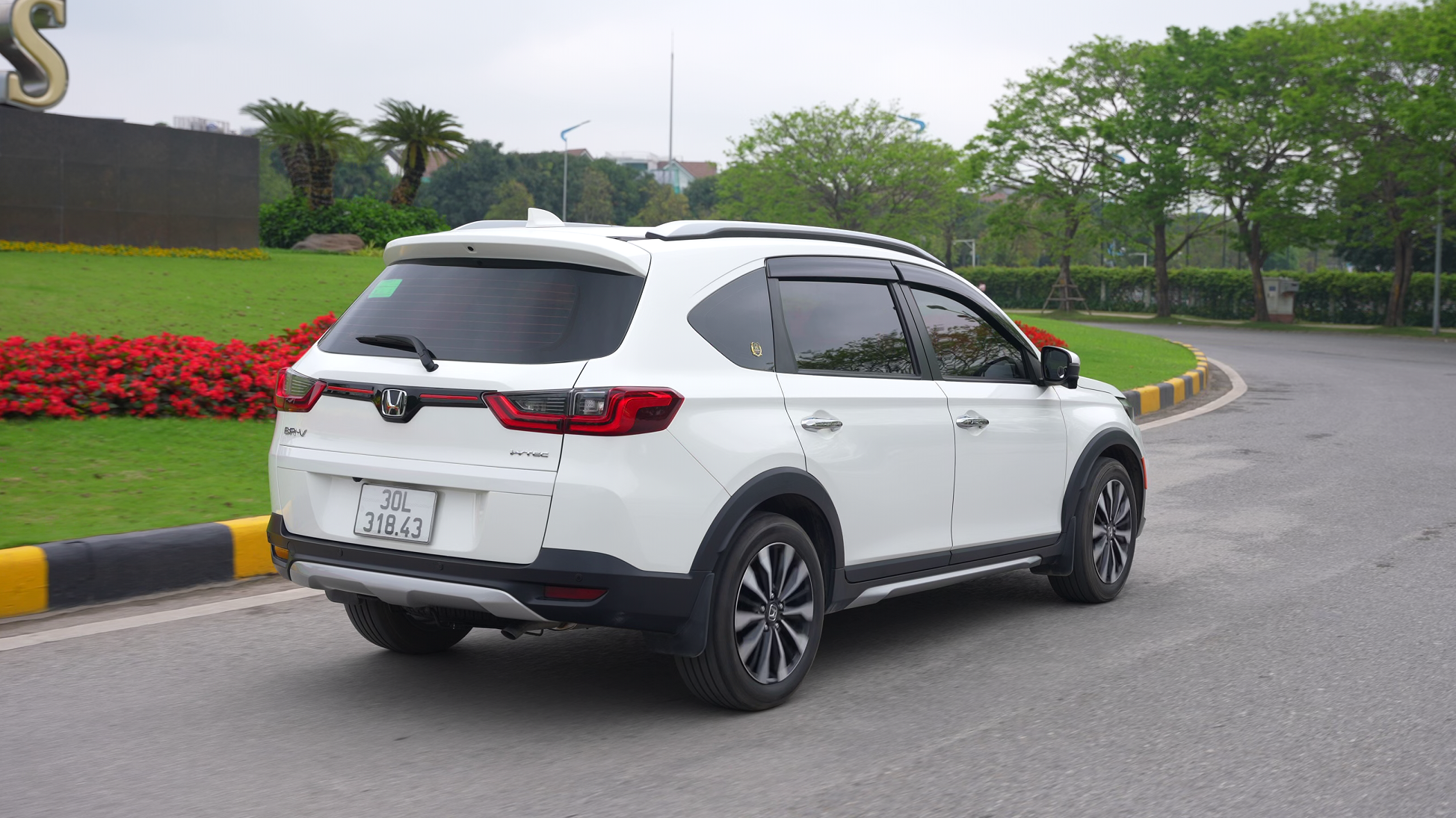 Honda BR-V-1 (1).png