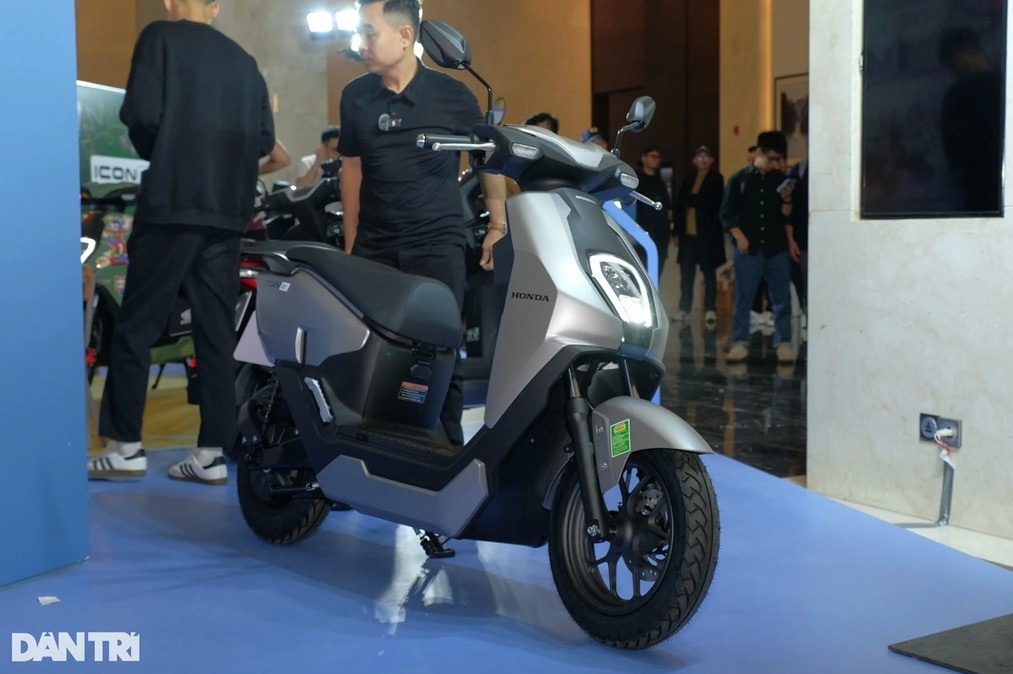 Honda ICON e 111.JPG