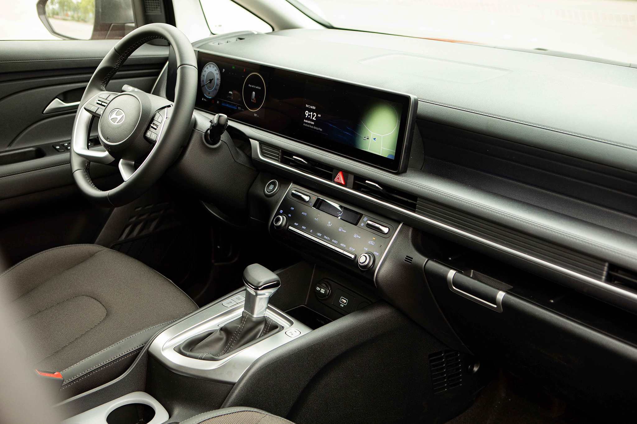 Hyundai NEW Stargazer 20.jpg