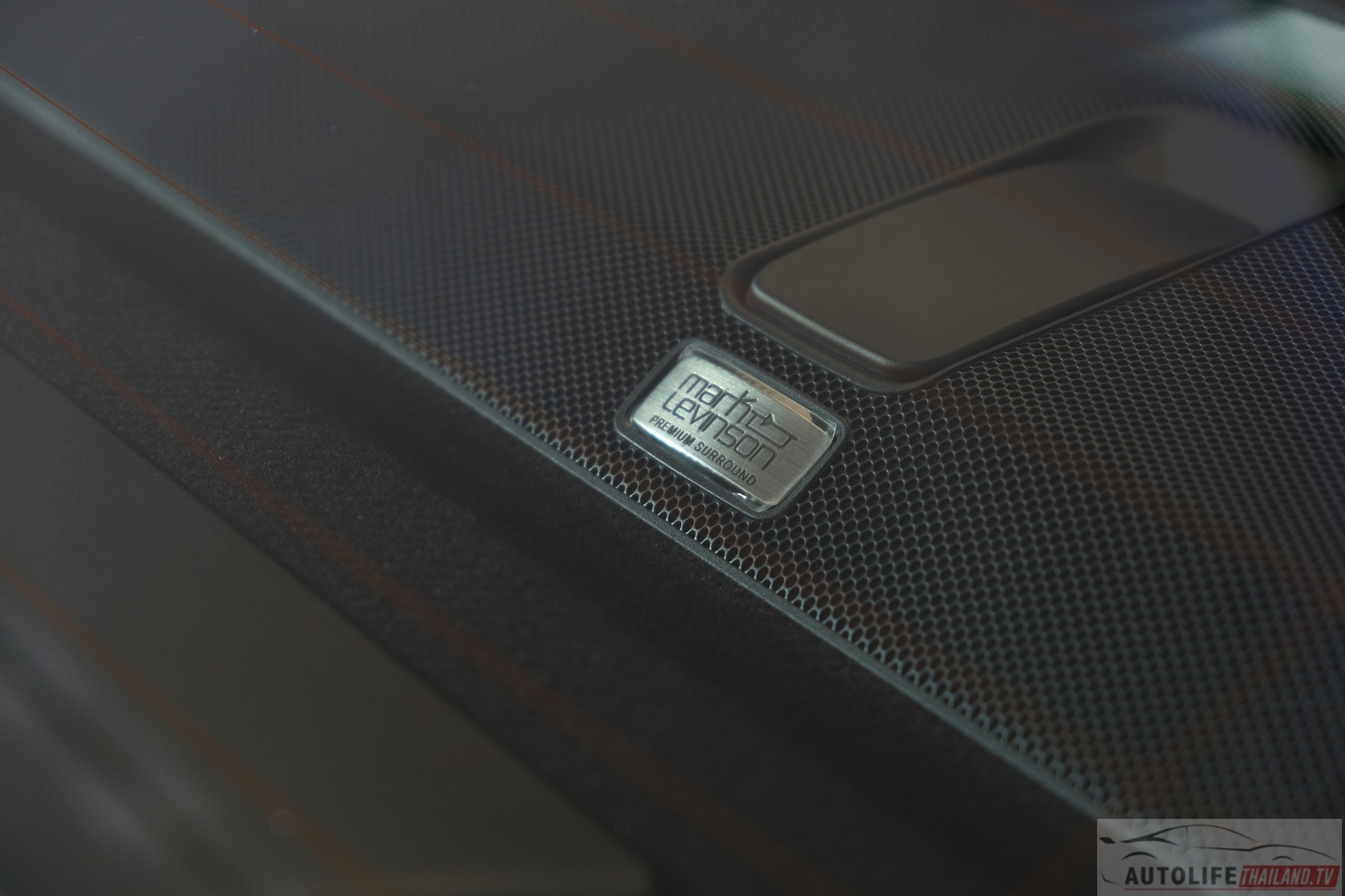 Lexus IS300h 2026 6.jpg