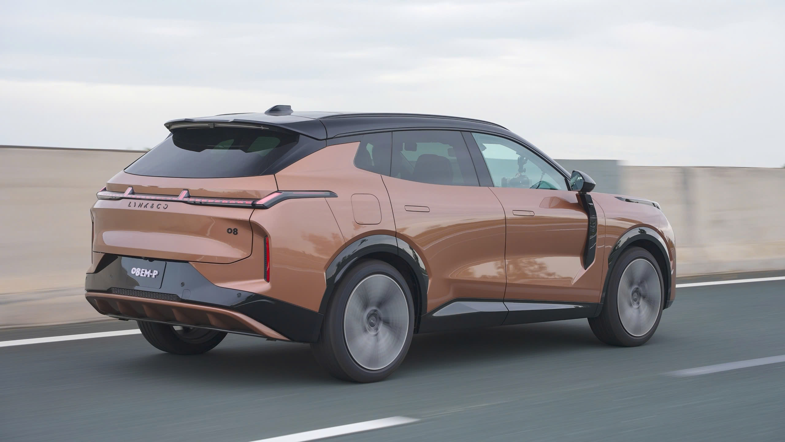 Lynk & Co 08672074571_cb76d1fa050acf7cc1adccff26867231.jpg