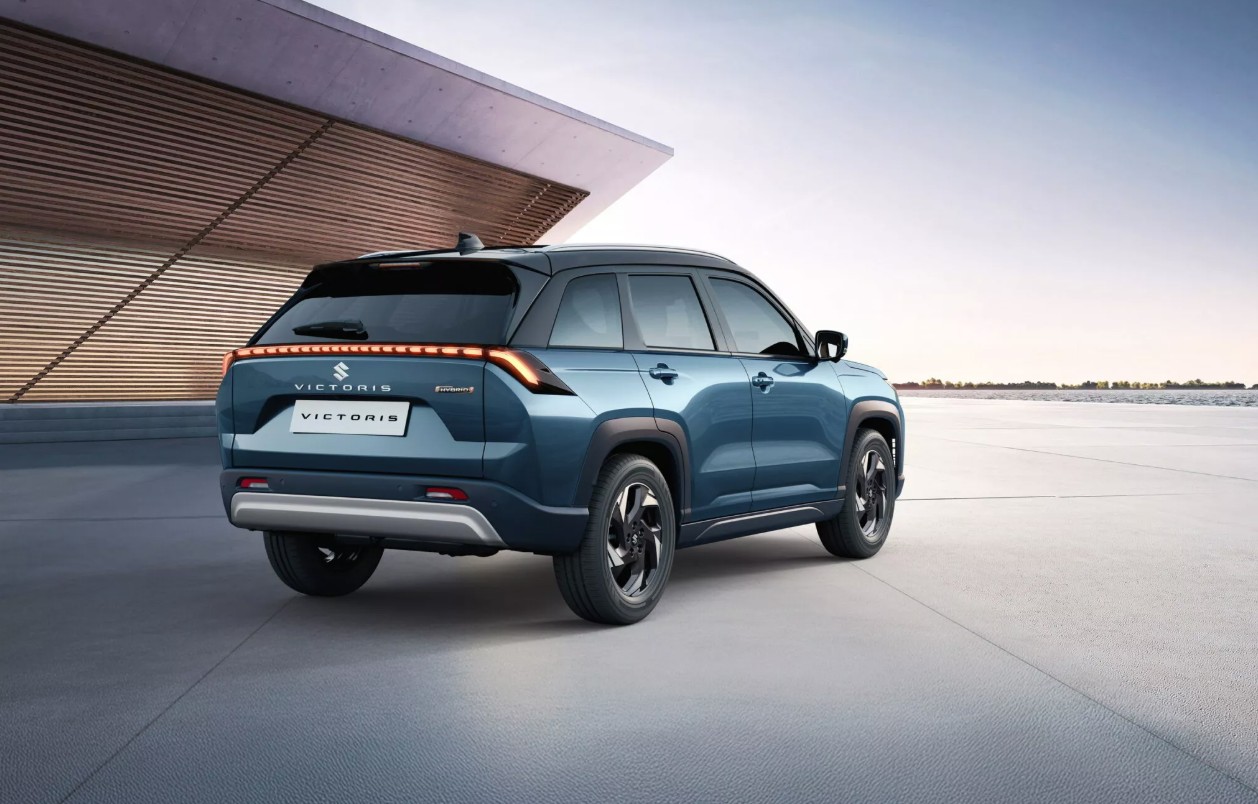 Maruti-Suzuki-Victoris 3.jpg