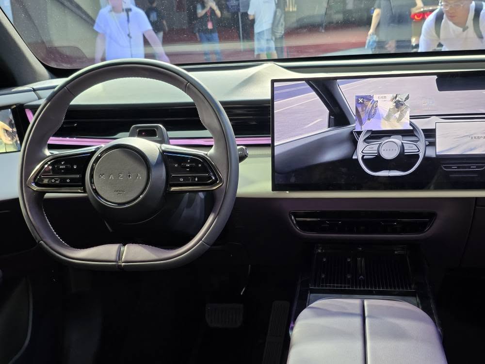 Mazda EZ-60 2025 7.jpg