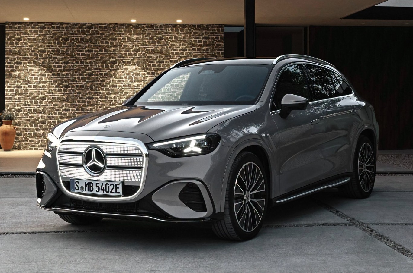 Mercedes-Benz GLC EV-1.jpg