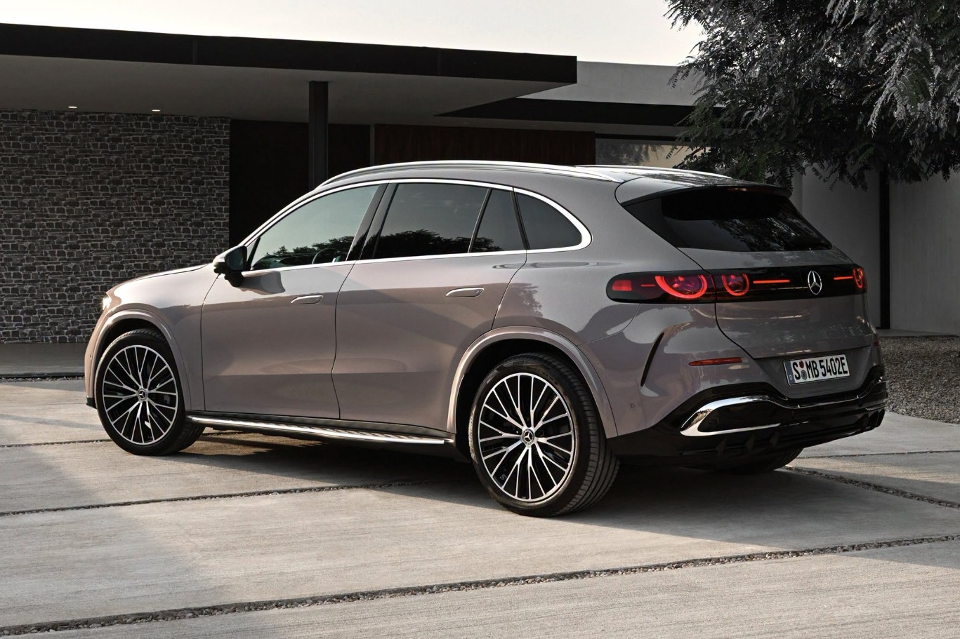 Mercedes-Benz GLC EV-2.jpg