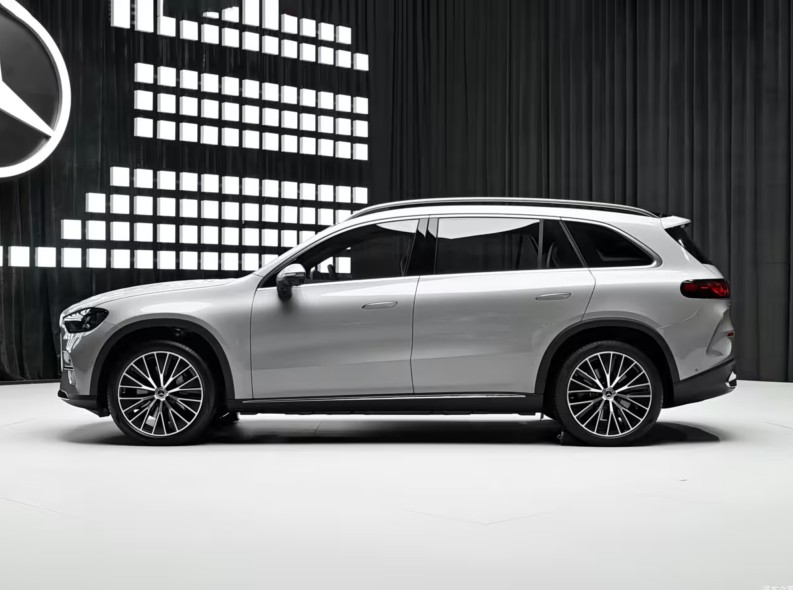 Mercedes-Benz GLC L EV 3.jpg