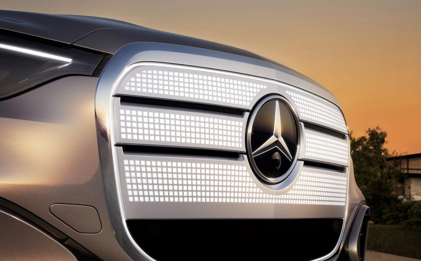 Mercedes-Benz-GLC-with-EQ-Technology-teaser-1.jpg