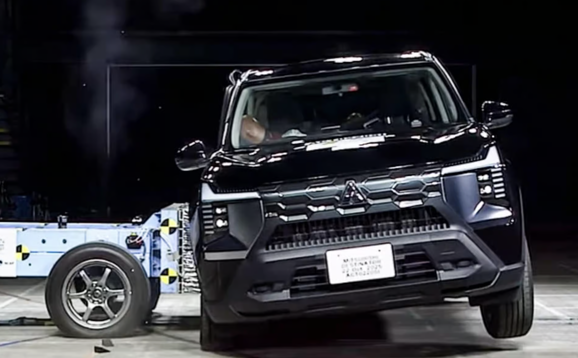 Mitsubishi Destinator 2026  2025-11-15 lúc 09.24.06.png