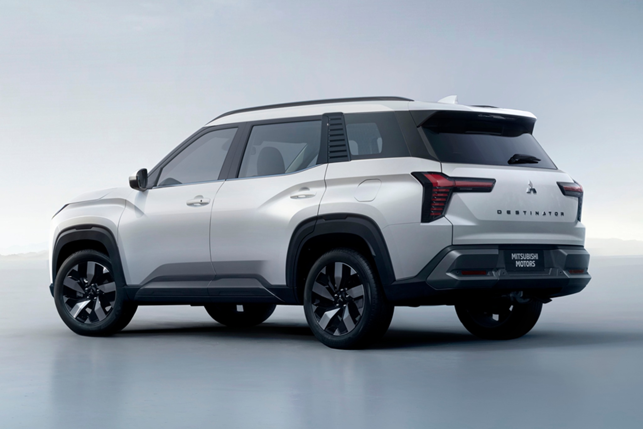 Mitsubishi DESTINATOR 2026-a2.jpg