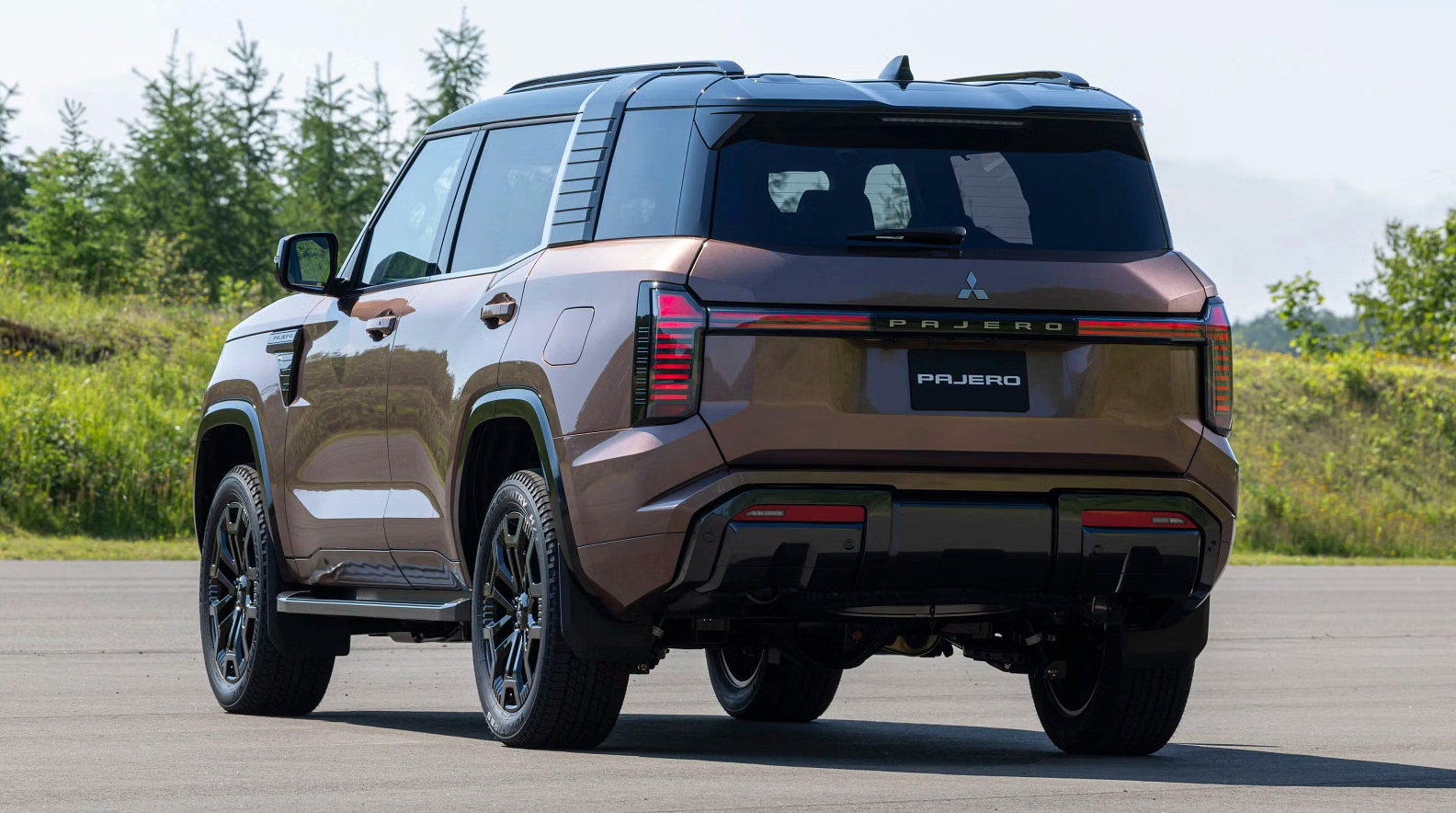 Mitsubishi Pajero 2027 22.png
