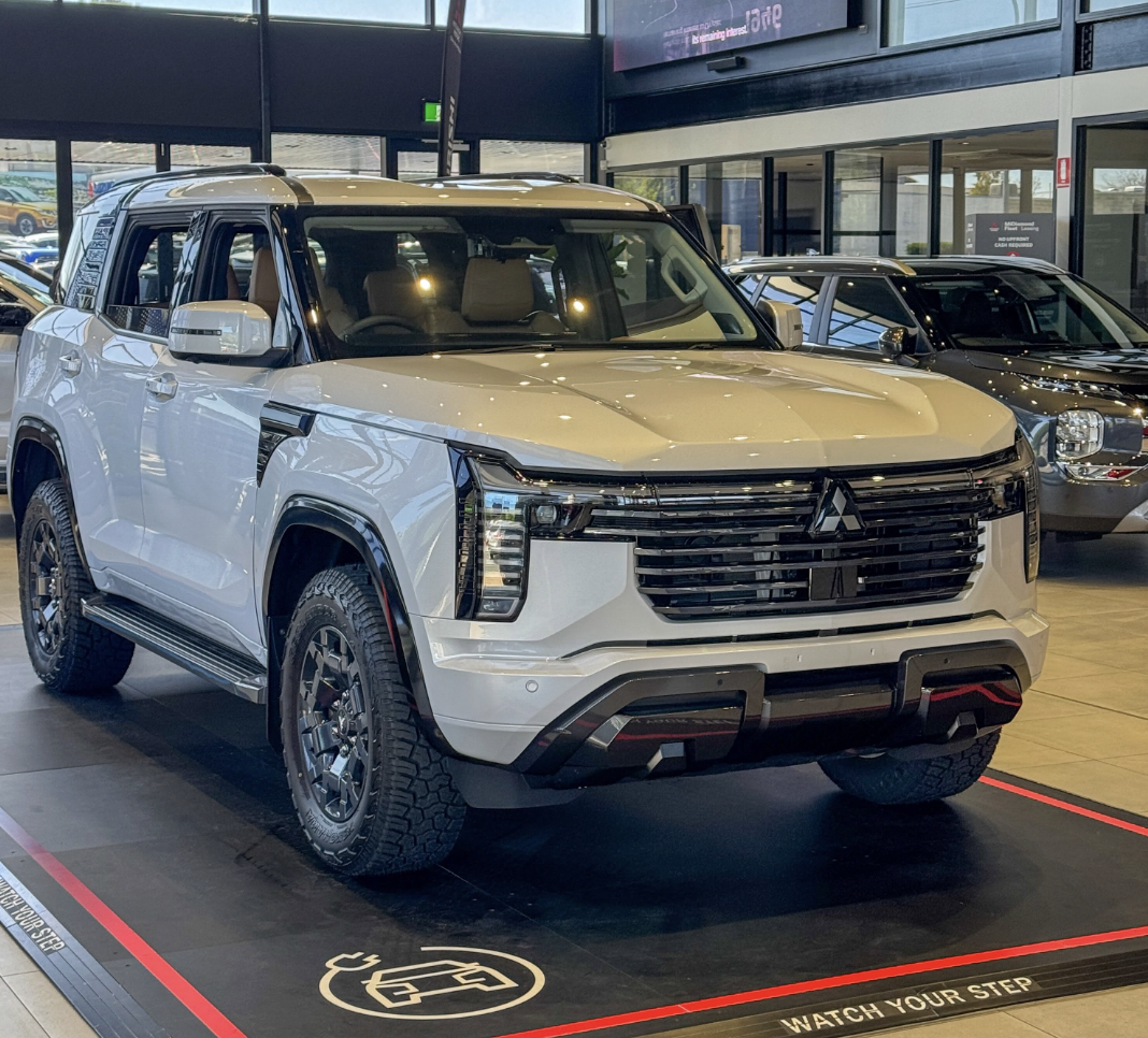 Mitsubishi Pajero.png