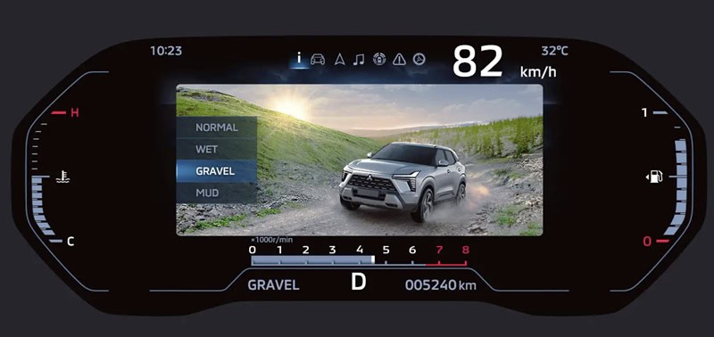 Mitsubishi xFORCE HEV-a10.jpg