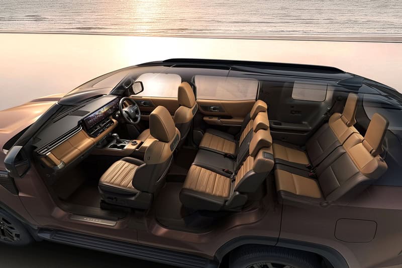 Mitsubishi_PAJERO_official_003.jpg