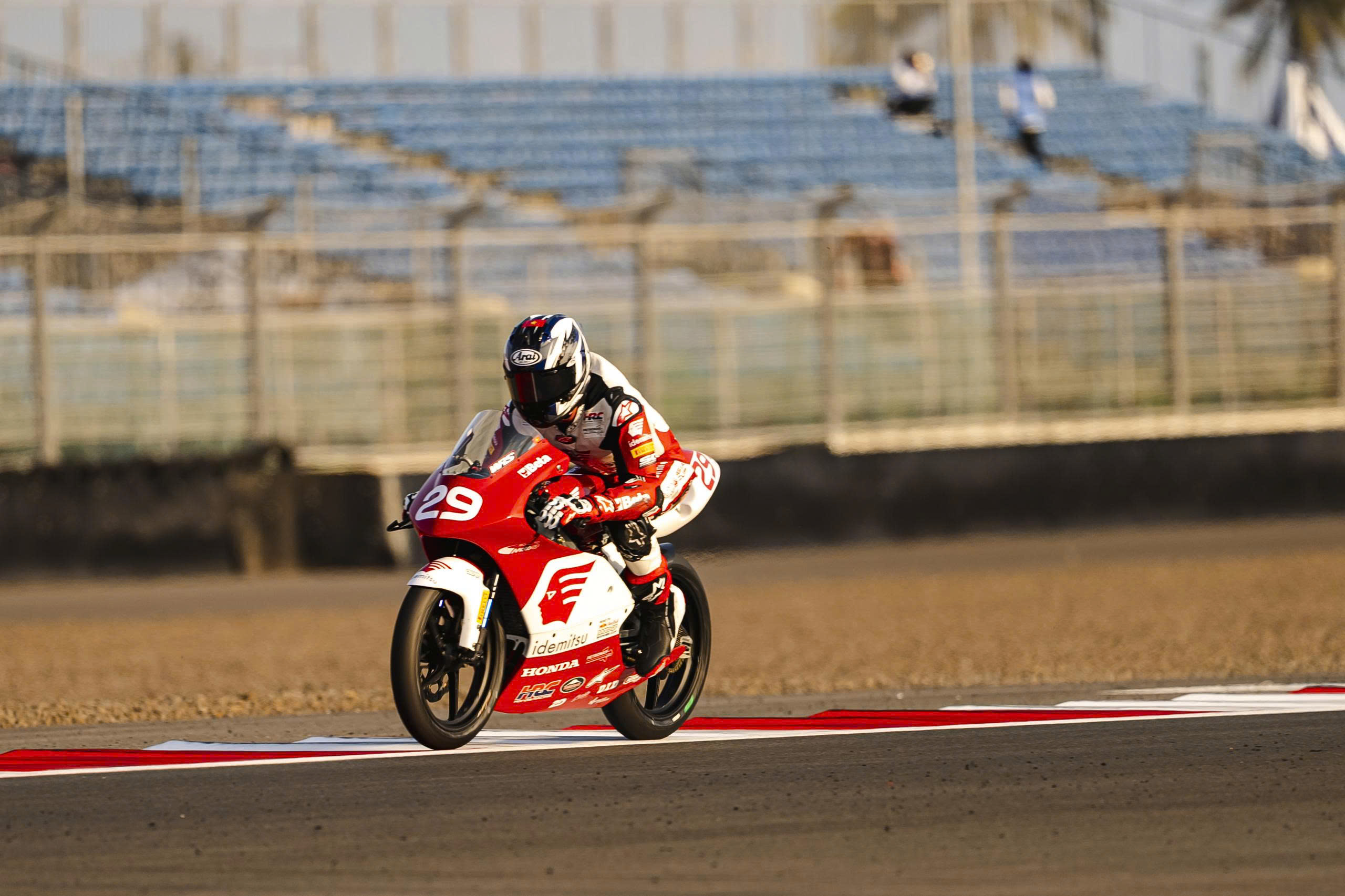 Moto4-4.jpg
