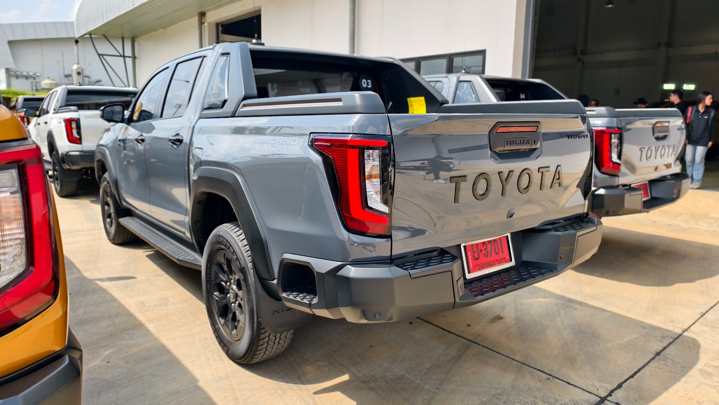 New Toyota Hilux 11.jpg