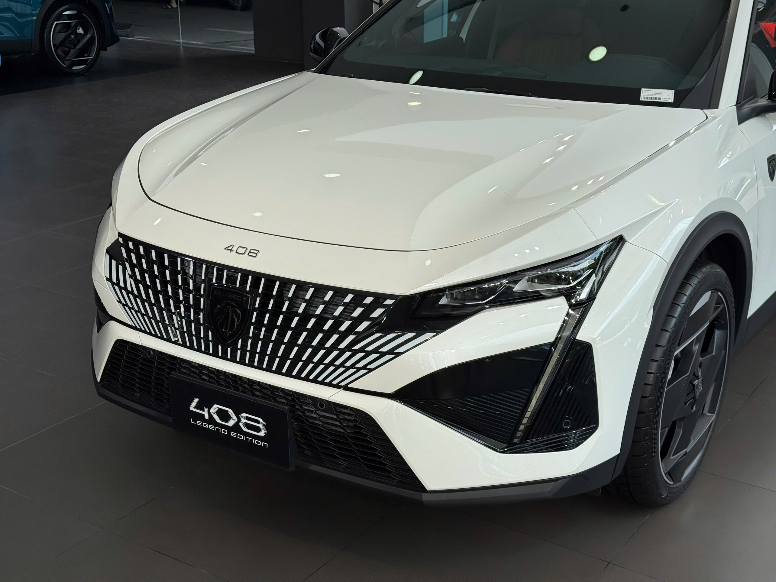 Peugeot 408 Legend Edition (12).jpg