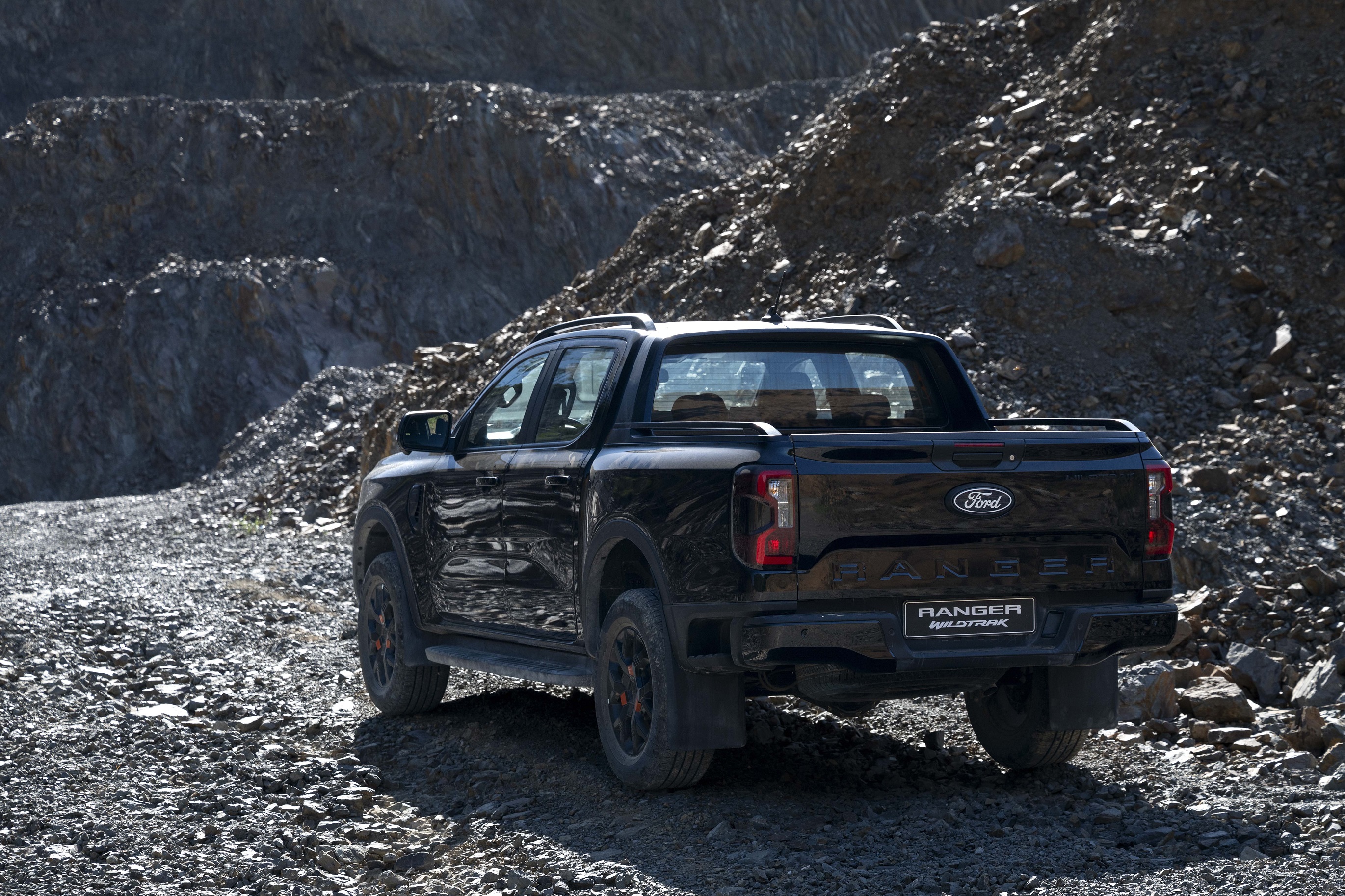 Ranger-Wildtrak-2.0-ngoai-that-9.JPG