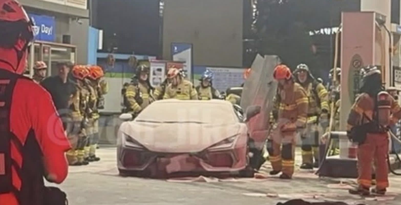 siêu xe cháy.jpg