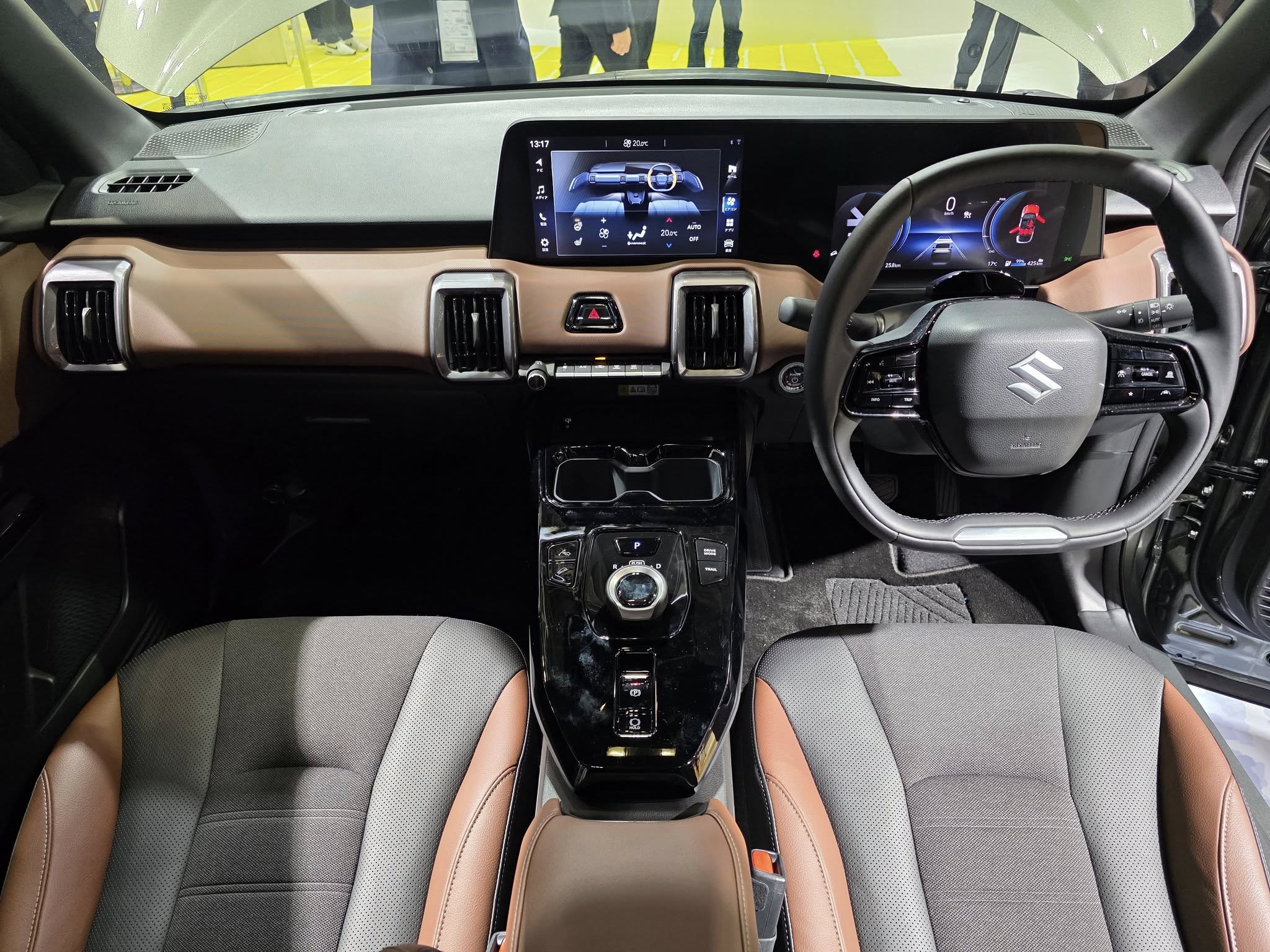 Suzuki e VITARA 3.jpg