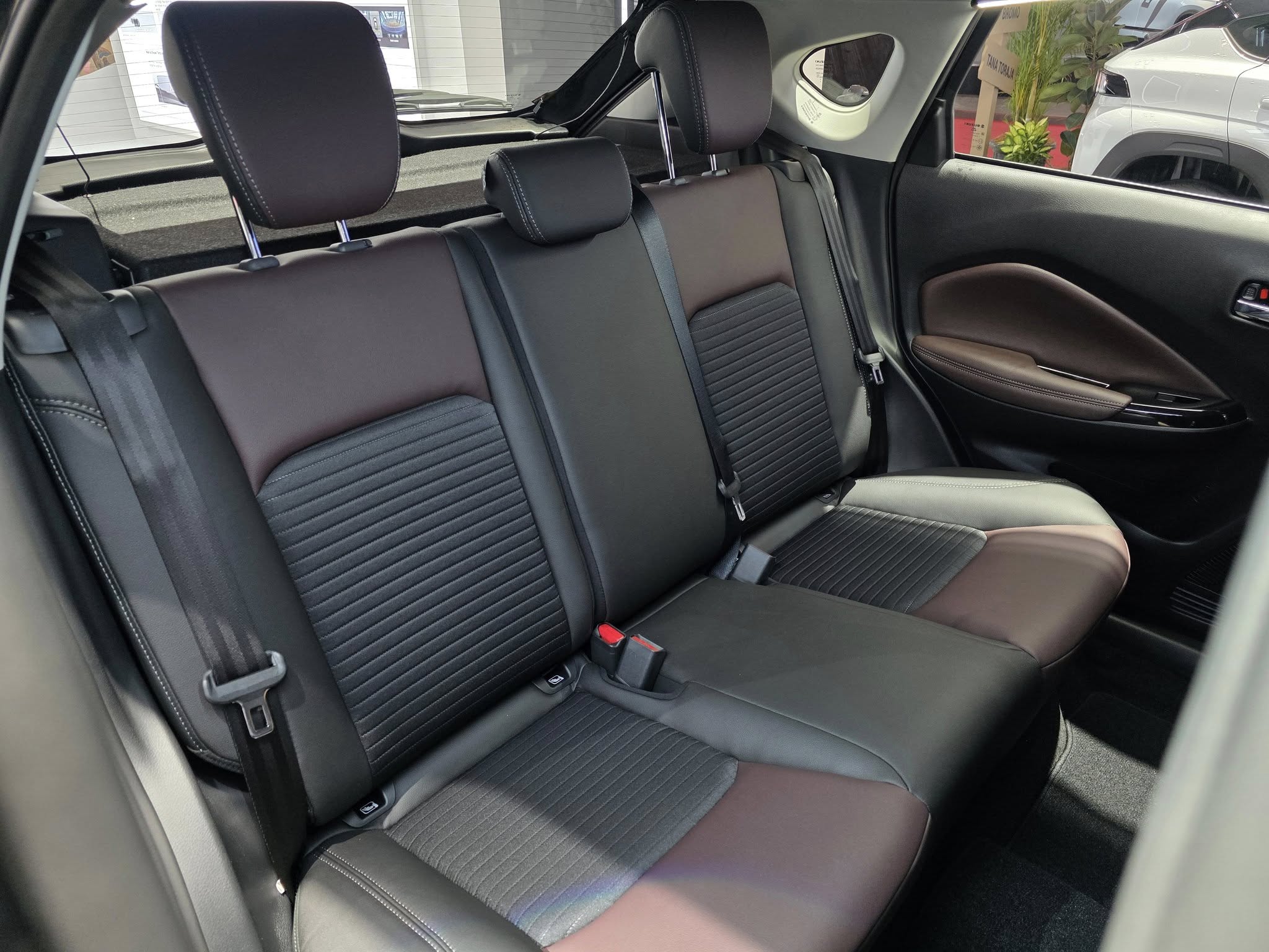 Suzuki FRONX 2025 10.jpg