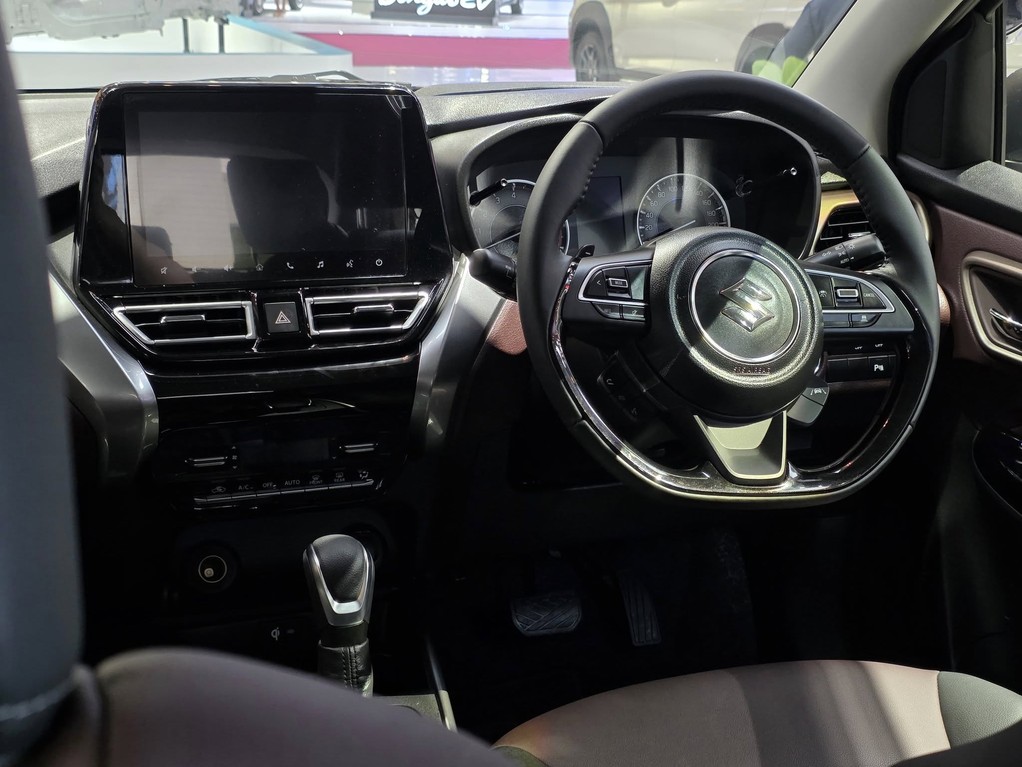 Suzuki FRONX 2025 7.jpg