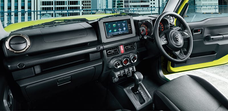 Suzuki_Jimny_Sierra_interior_002.jpg