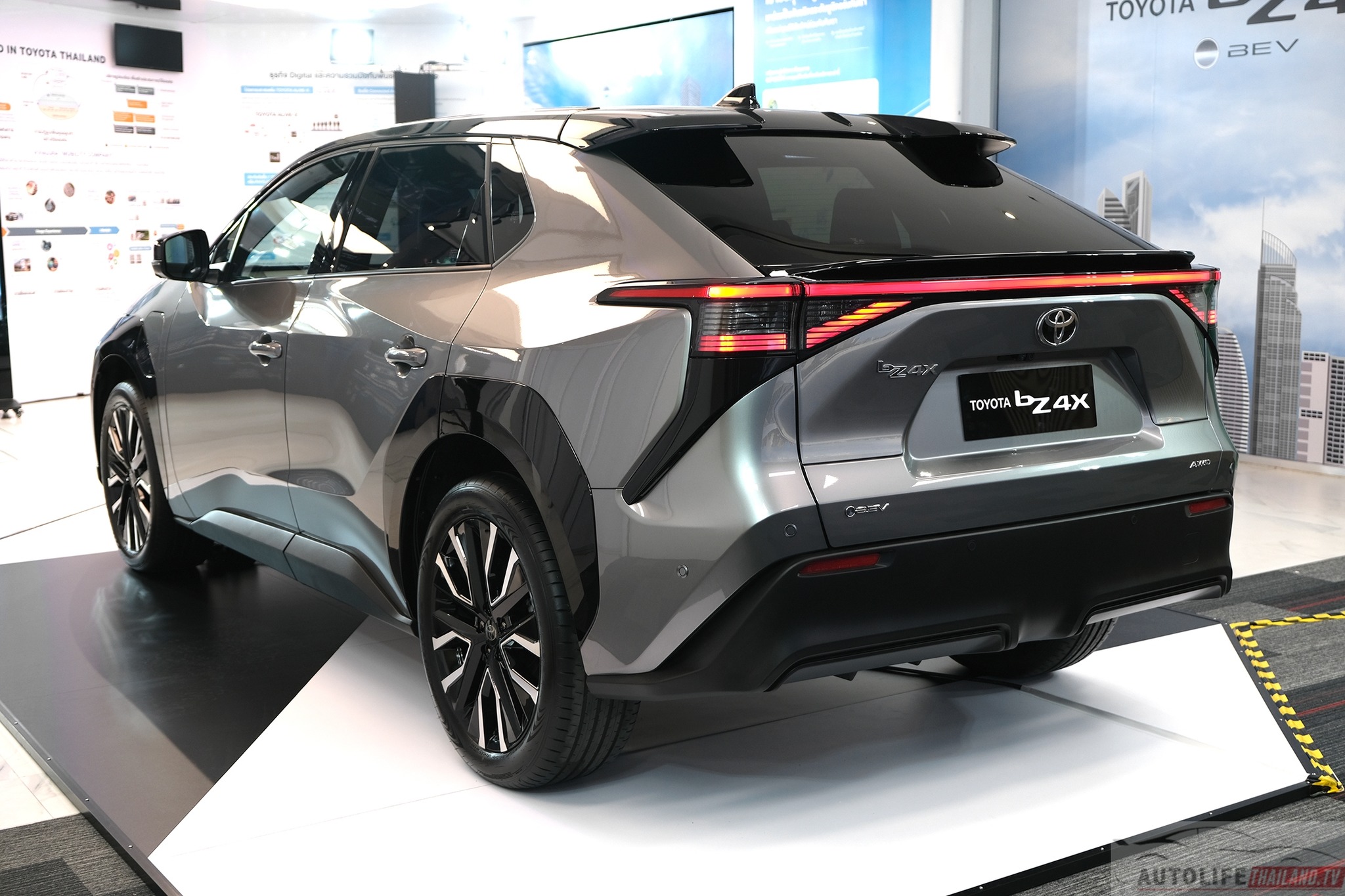 Toyota BZ4X 2.jpg