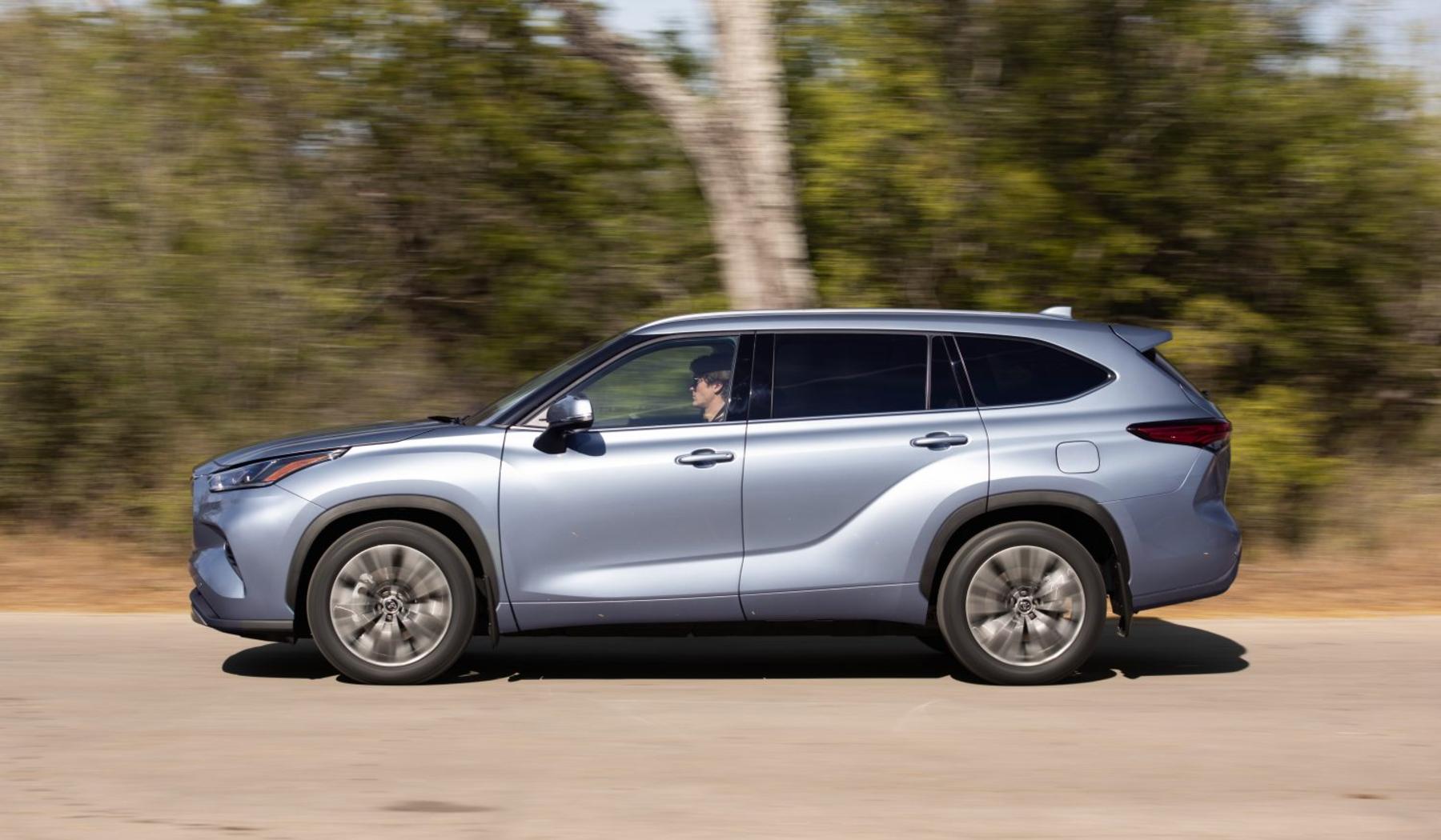 toyota-expands-ev-lineup-the-highlander-goes-electric-as-lineup-transforms-by-2028_5.jpg