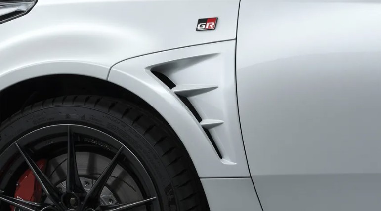 Toyota GR Yaris 4.jpg