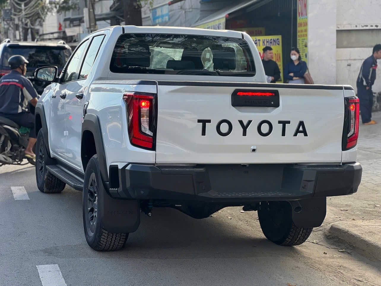 Toyota Hilux 2026 -9.jpg