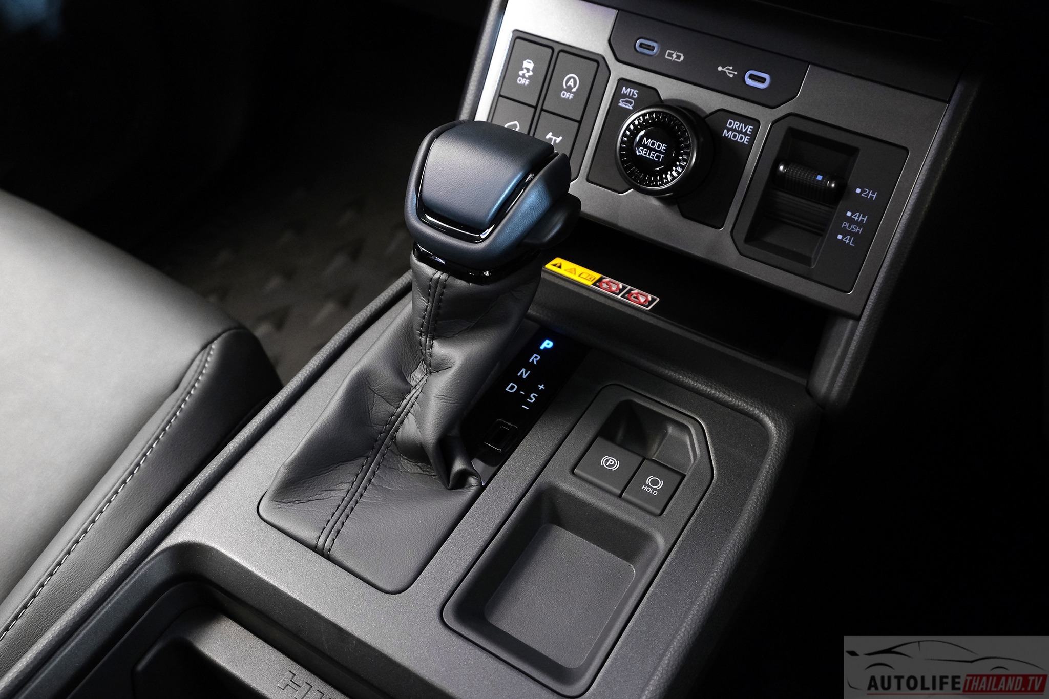 Toyota Hilux TRAVO OVERLAND 4.jpg