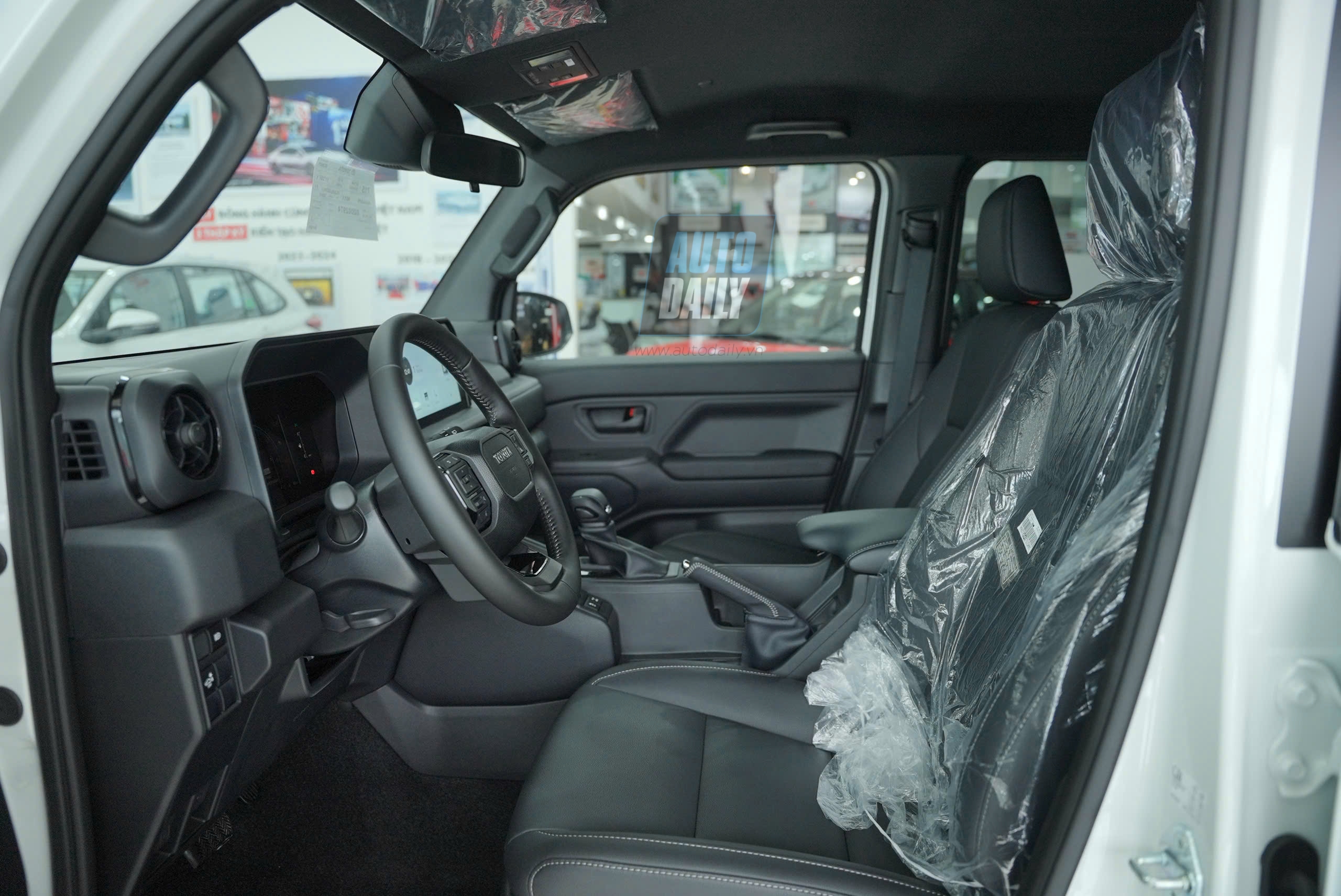 Toyota Land Cruiser FJ (23).jpg