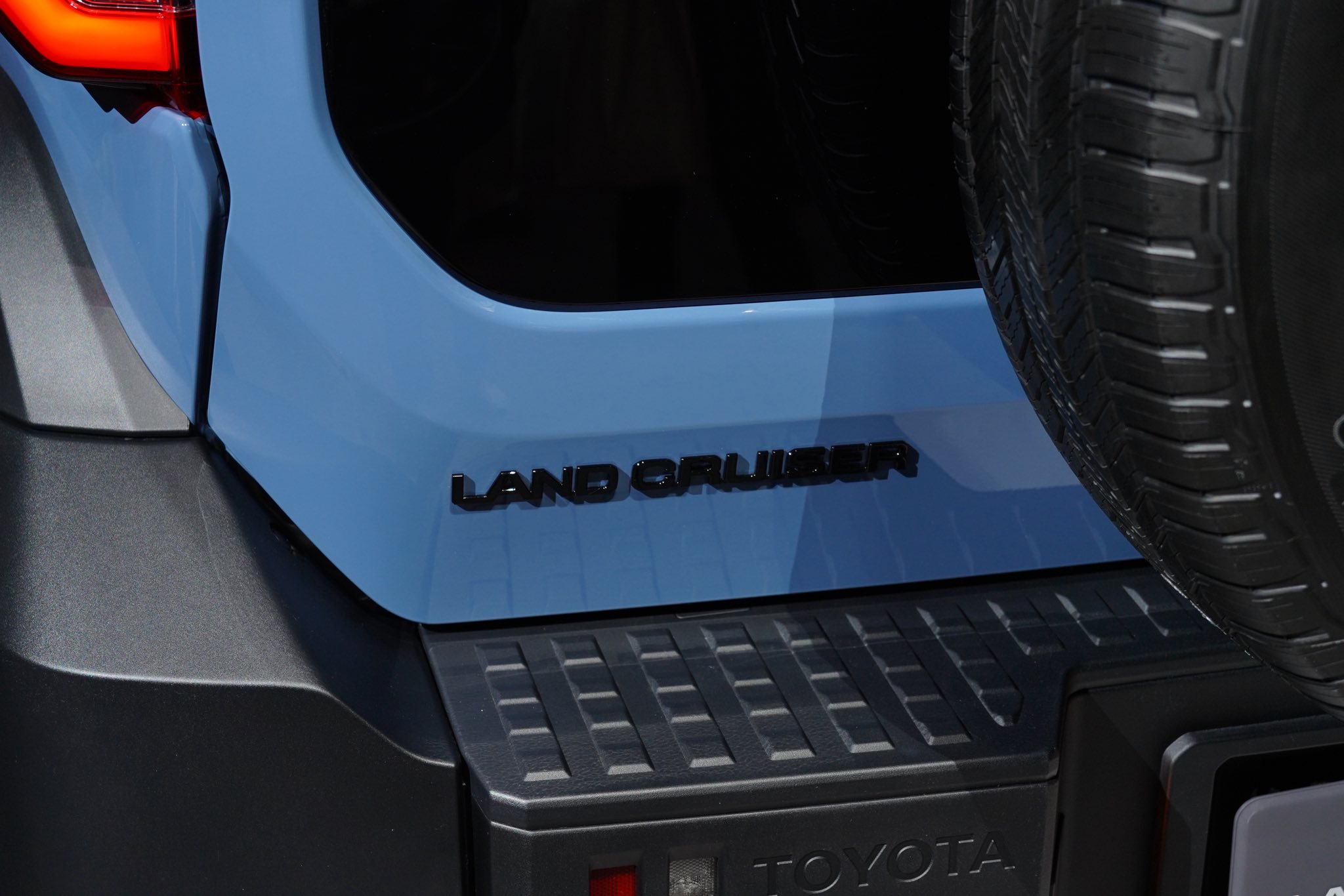 Toyota Land Cruiser FJ 8.jpg