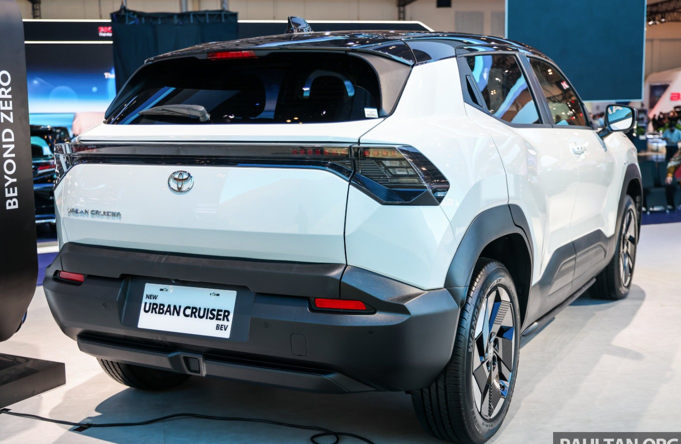 Toyota Urban Cruiser EV 3.jpg