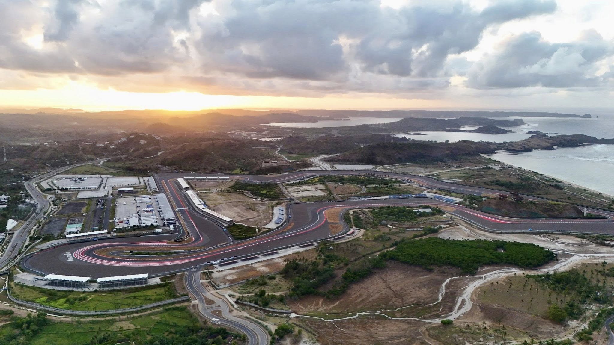 trường đua.jpg