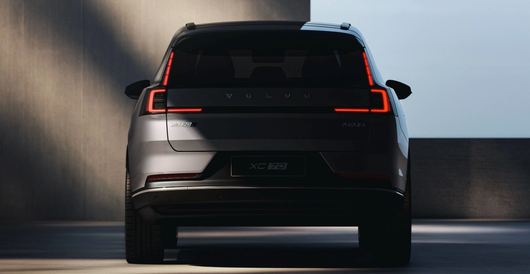 Volvo-XC70-ER-PHEV-teaser-2.jpg