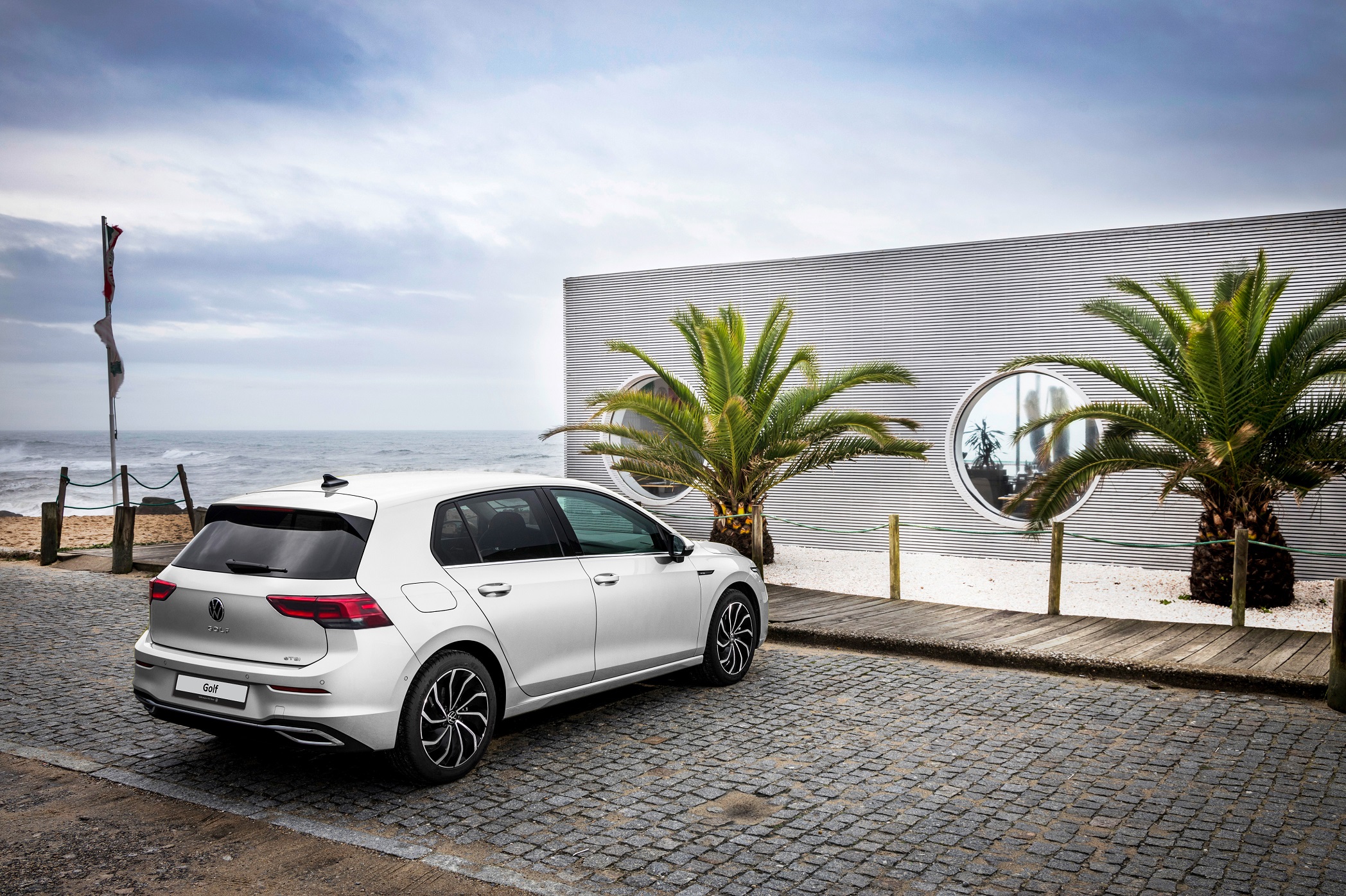 VW Golf 1.5 eTSI Life (1).jpg