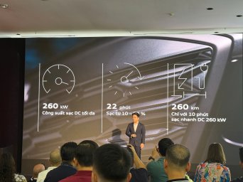 Audi Q6 e-tron  (4).jpg