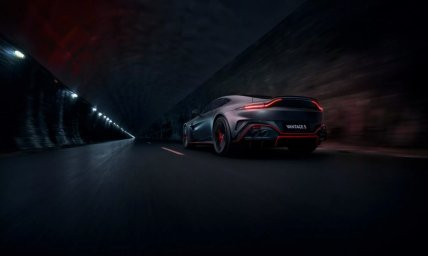 Aston-Martin-Vantage-S 2.JPG