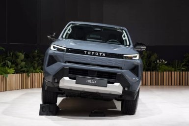 Toyota Hilux EV 3.jpg