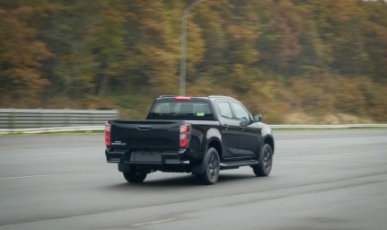 D-Max 2.jpg